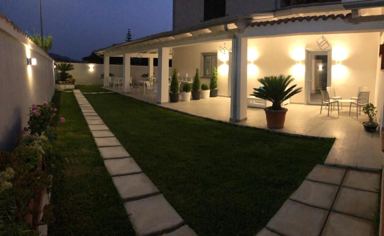 Invilla Bed&Breakfast - Quality Rooms Santa Maria di Castellabate Bagian luar foto