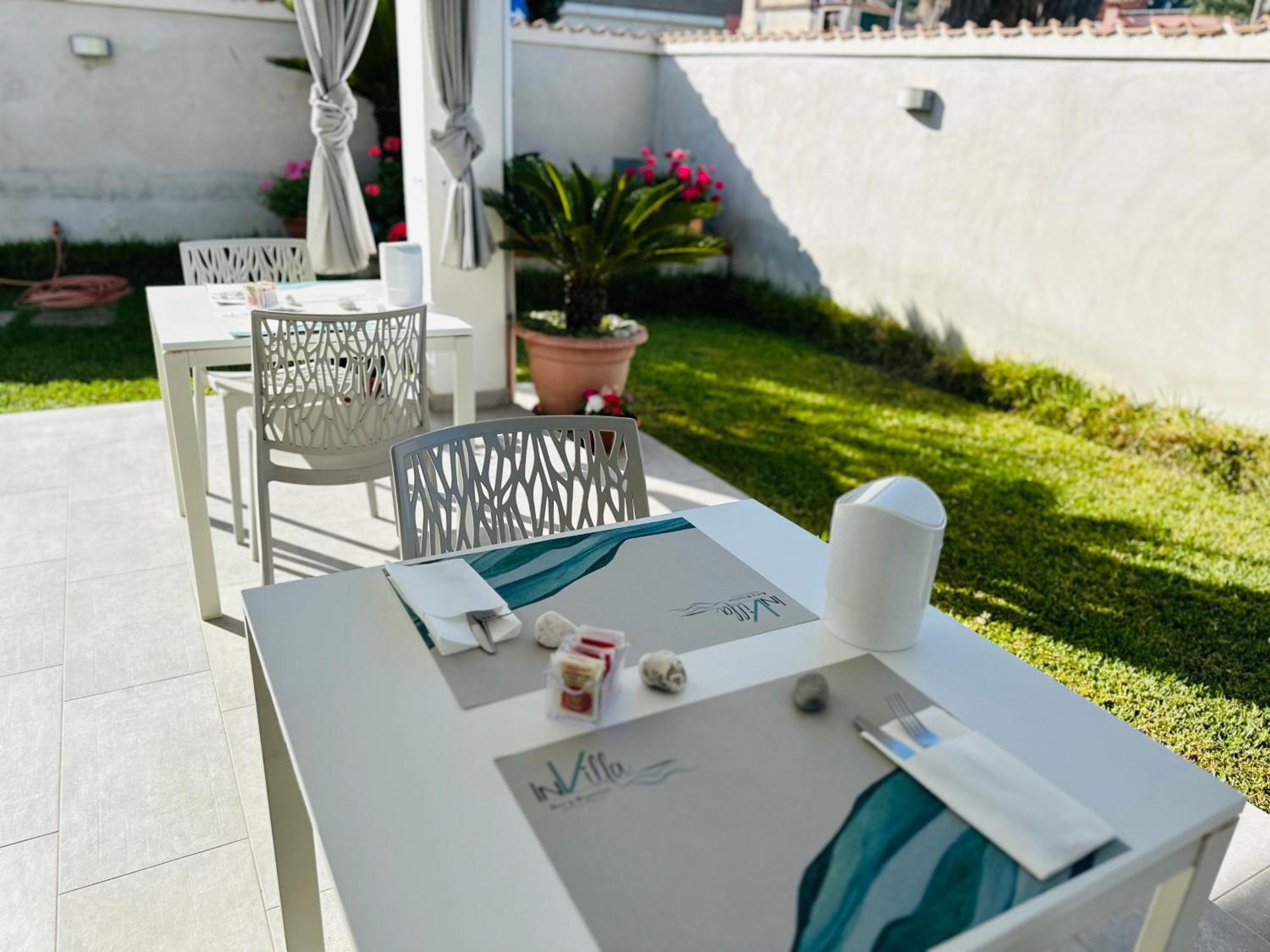 Invilla Bed&Breakfast - Quality Rooms Santa Maria di Castellabate Bagian luar foto