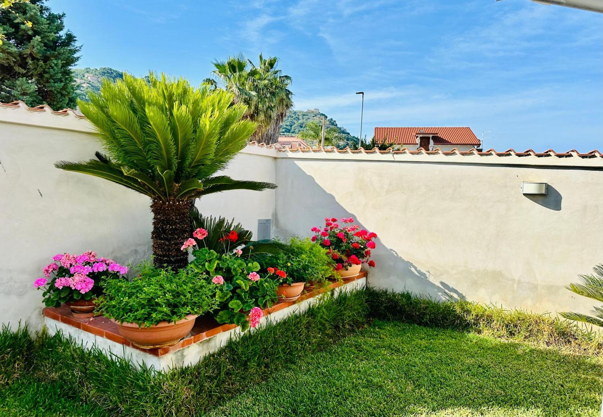Invilla Bed&Breakfast - Quality Rooms Santa Maria di Castellabate Bagian luar foto