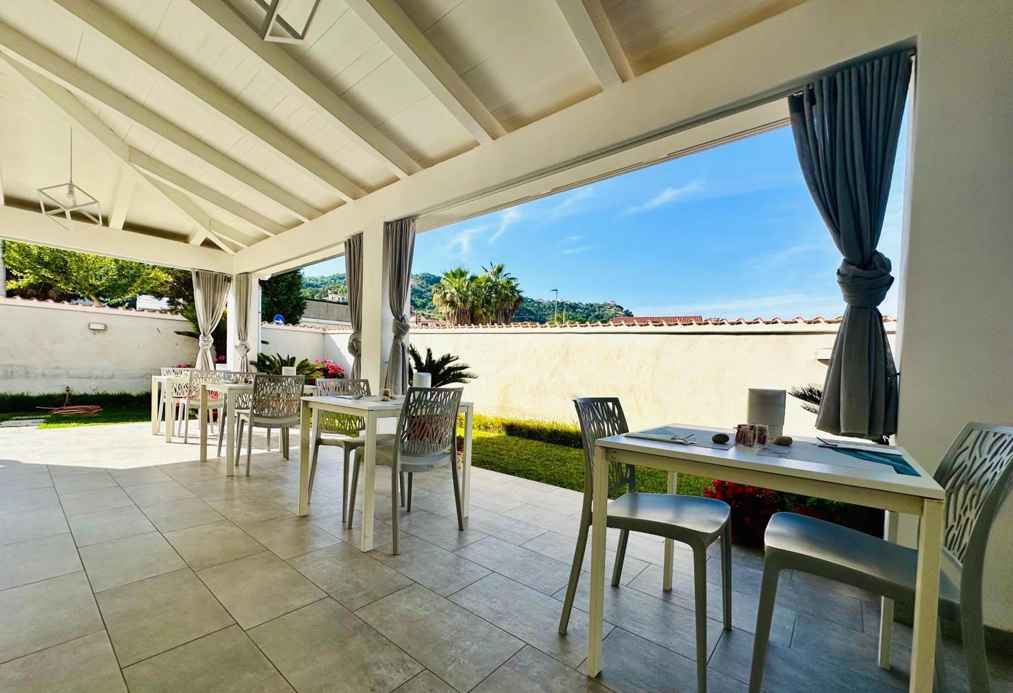 Invilla Bed&Breakfast - Quality Rooms Santa Maria di Castellabate Bagian luar foto