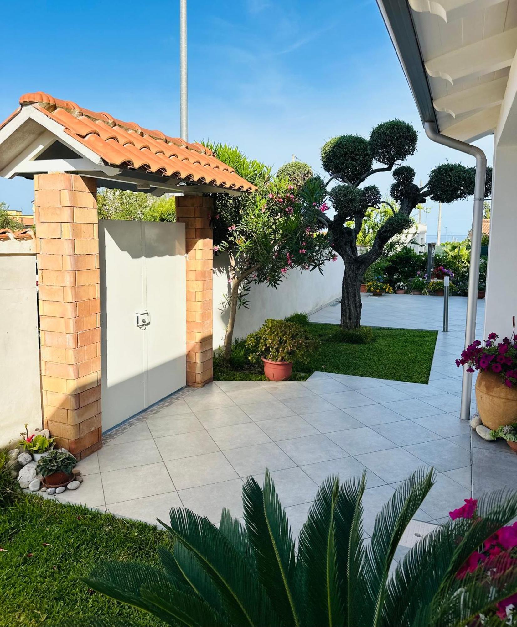 Invilla Bed&Breakfast - Quality Rooms Santa Maria di Castellabate Bagian luar foto