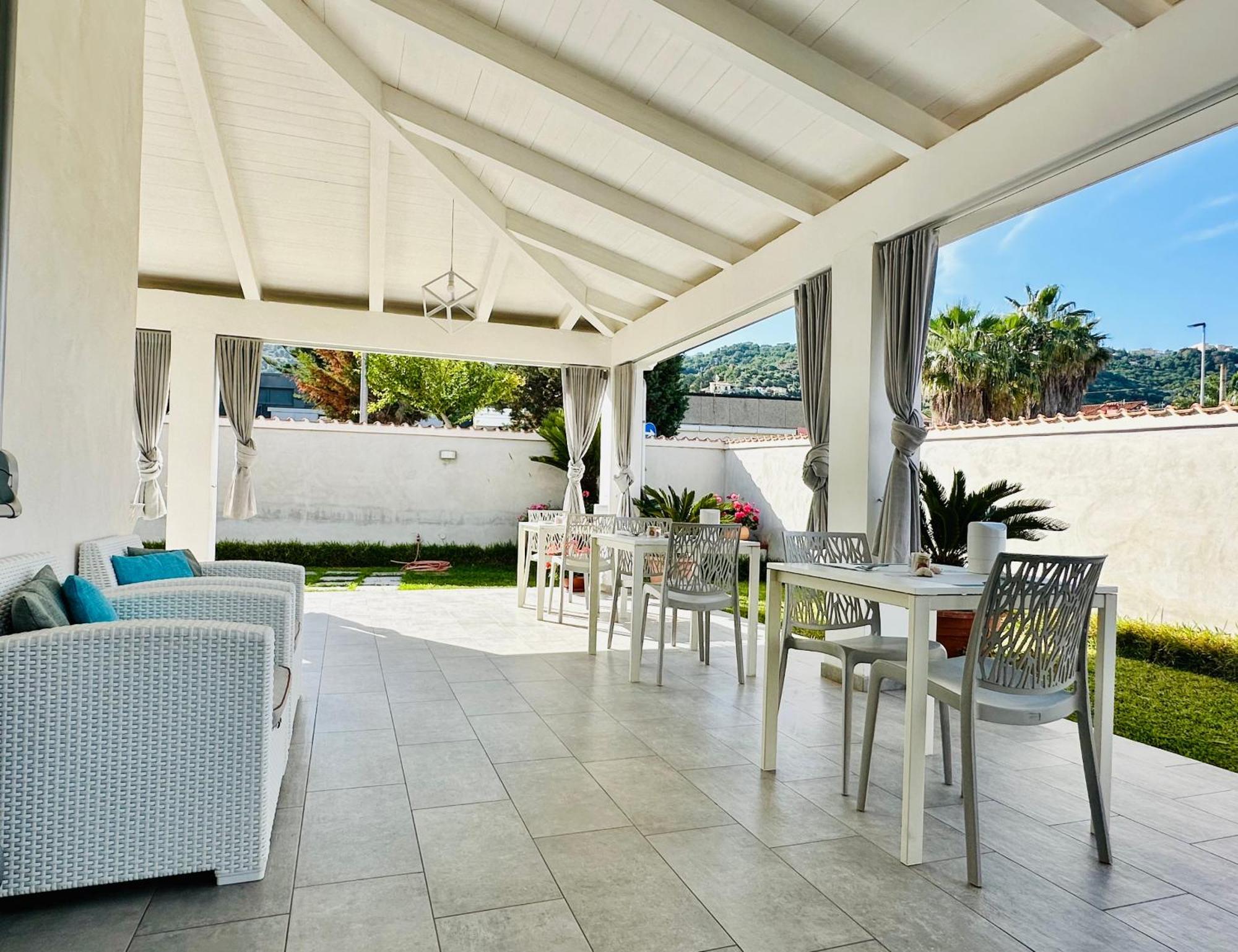 Invilla Bed&Breakfast - Quality Rooms Santa Maria di Castellabate Bagian luar foto